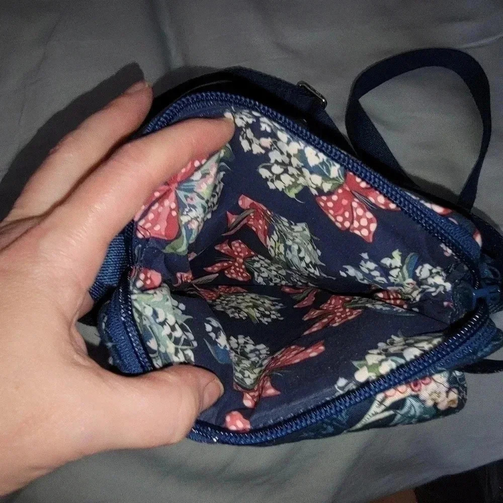 VERA Bradley purse - Picture 8 of 14